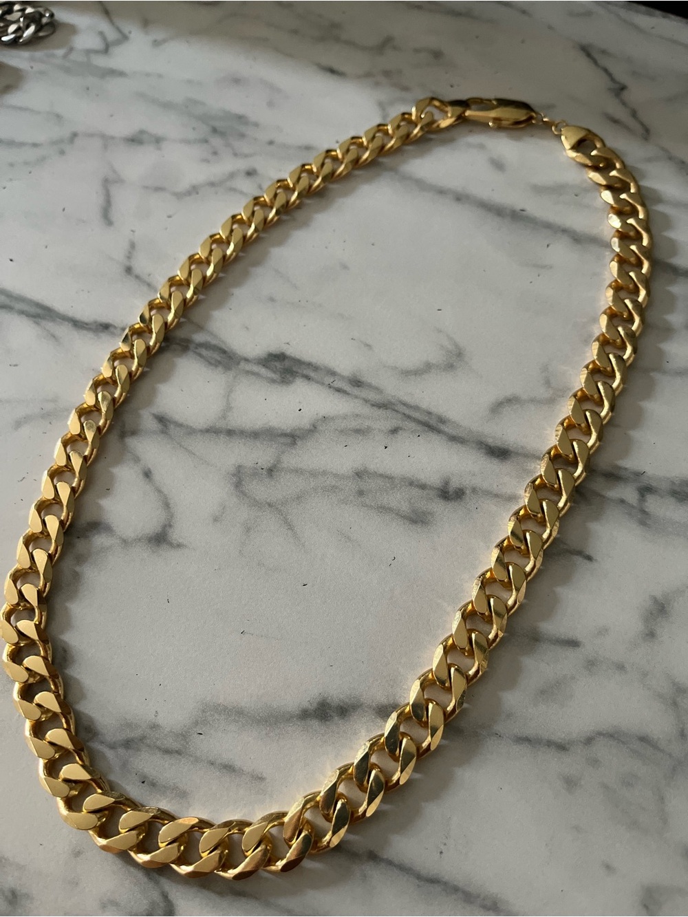 Gold Cuban Chain - Picture 2 of 3